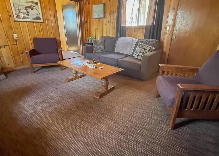 Lazy Oaks Inn 2*