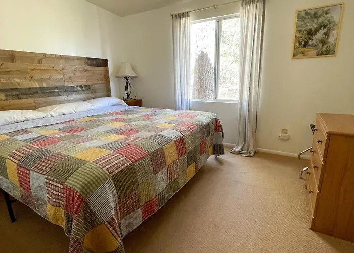 Lazy Oaks Inn 2*