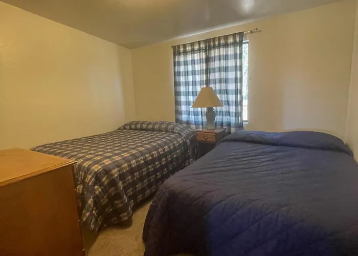 Lazy Oaks Inn 2*