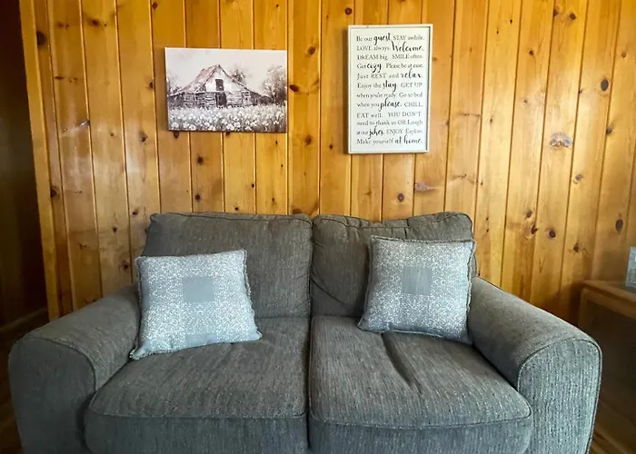 Lazy Oaks Inn 2*