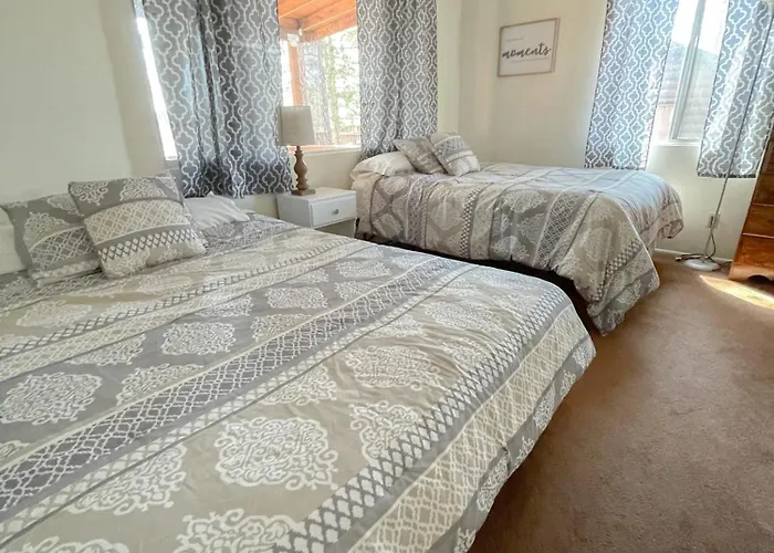 Lazy Oaks Inn