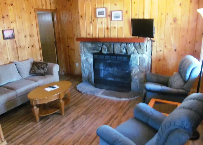Lazy Oaks Inn 2*